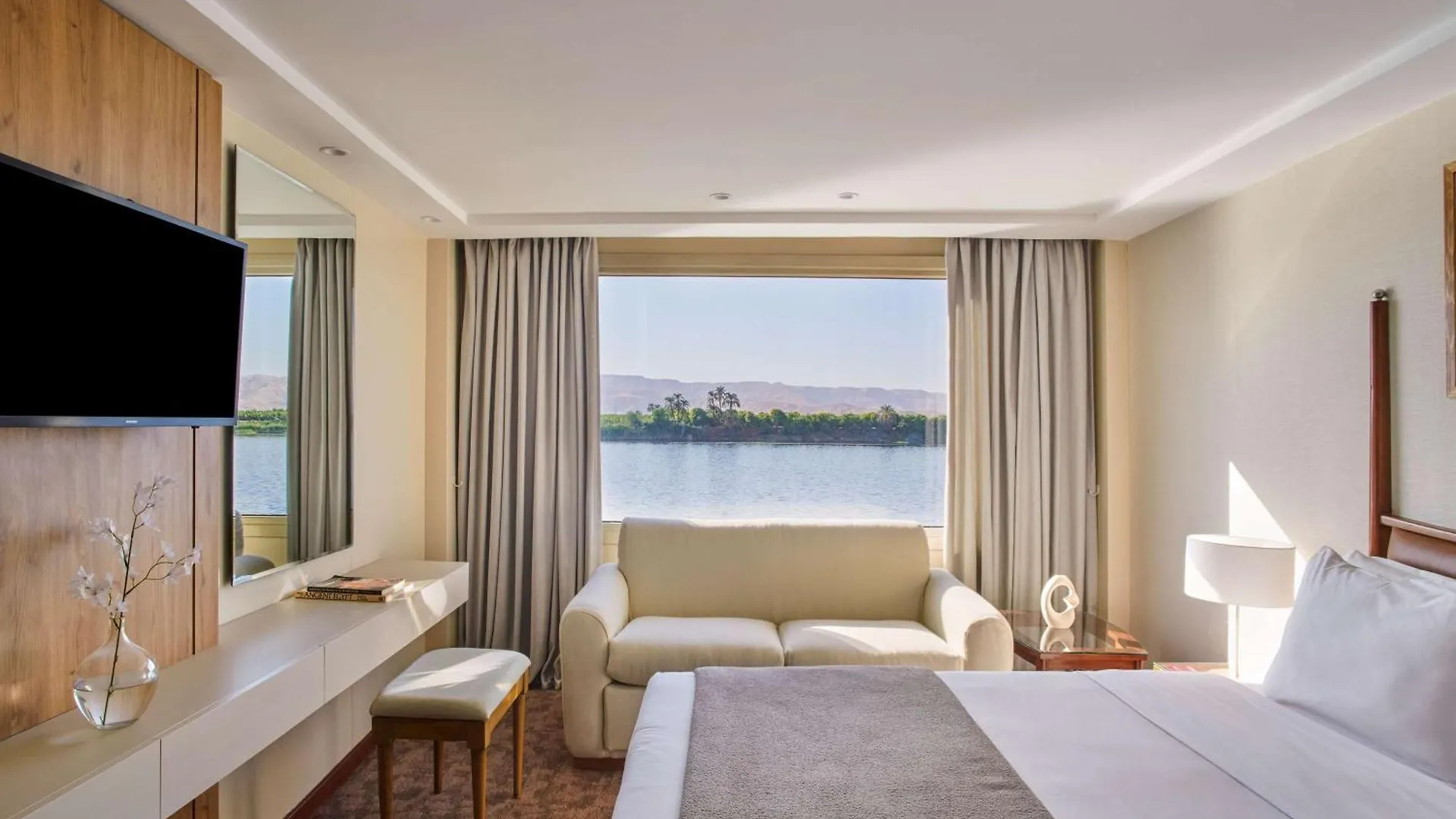 Moevenpick Royal Lotus Nile Cruise, Every Monday Four Nights From Luxor, Every Friday Three Nights From Aswan - Including Excursions & Sightseeing Luksor