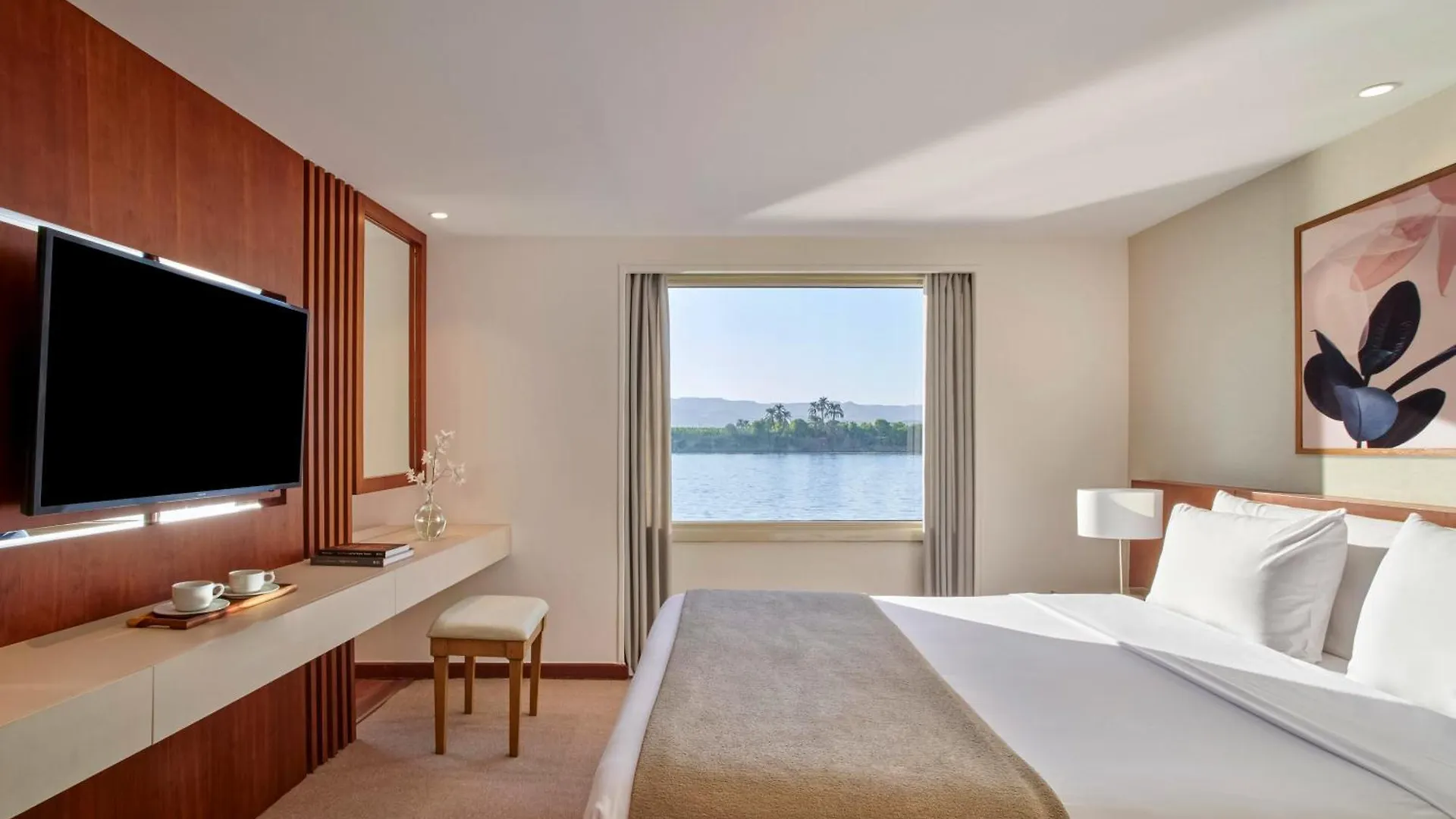Moevenpick Royal Lotus Nile Cruise, Every Monday Four Nights From Luxor, Every Friday Three Nights From Aswan - Including Excursions & Sightseeing 埃及